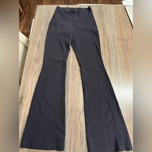 Women’s Aritzia TNAbutter Flare Hi Rise legging